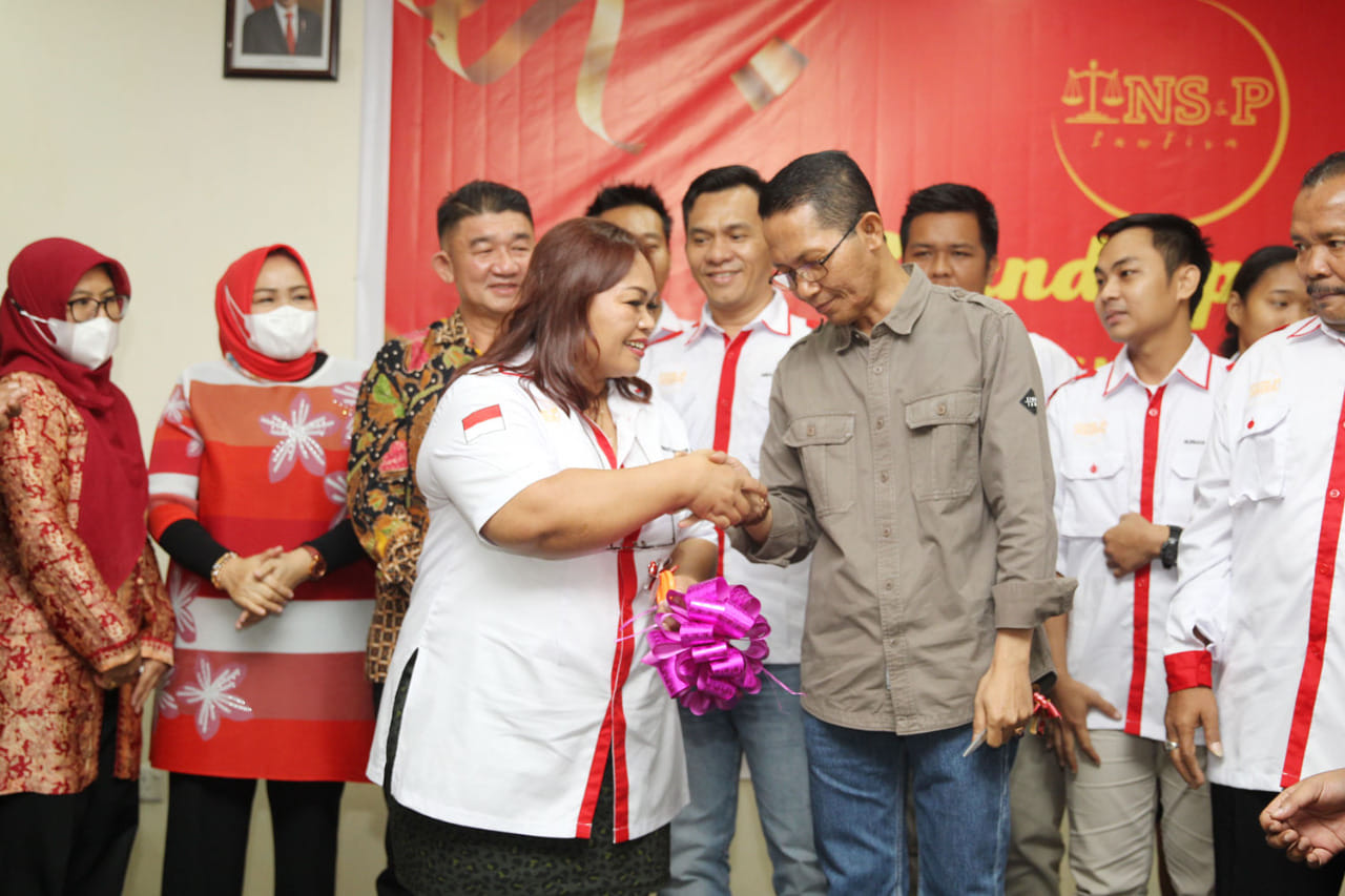 firma hukum norayanti simaremare