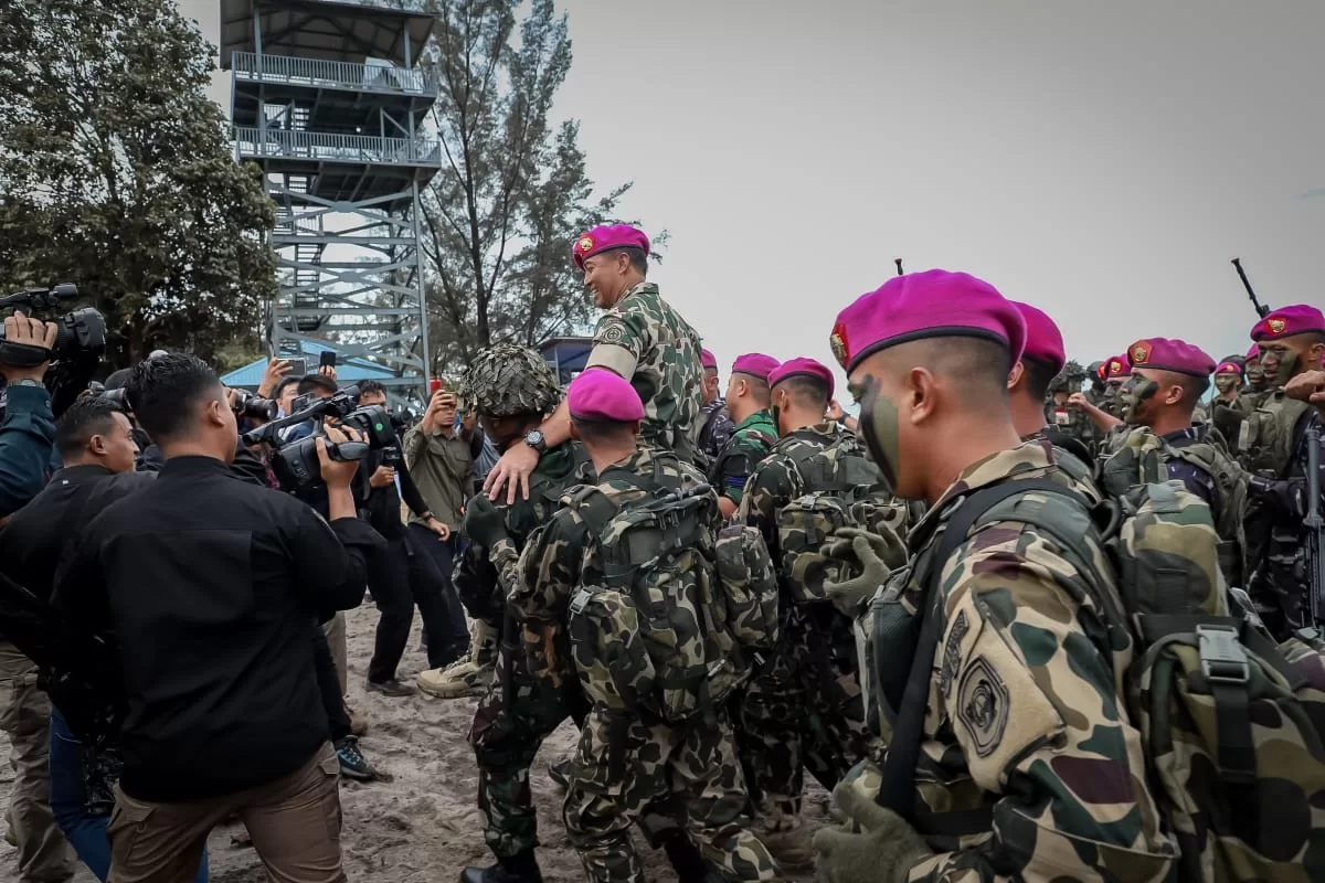 panglima tni jenderal andika diangkat jadi warga kehormatan marinir