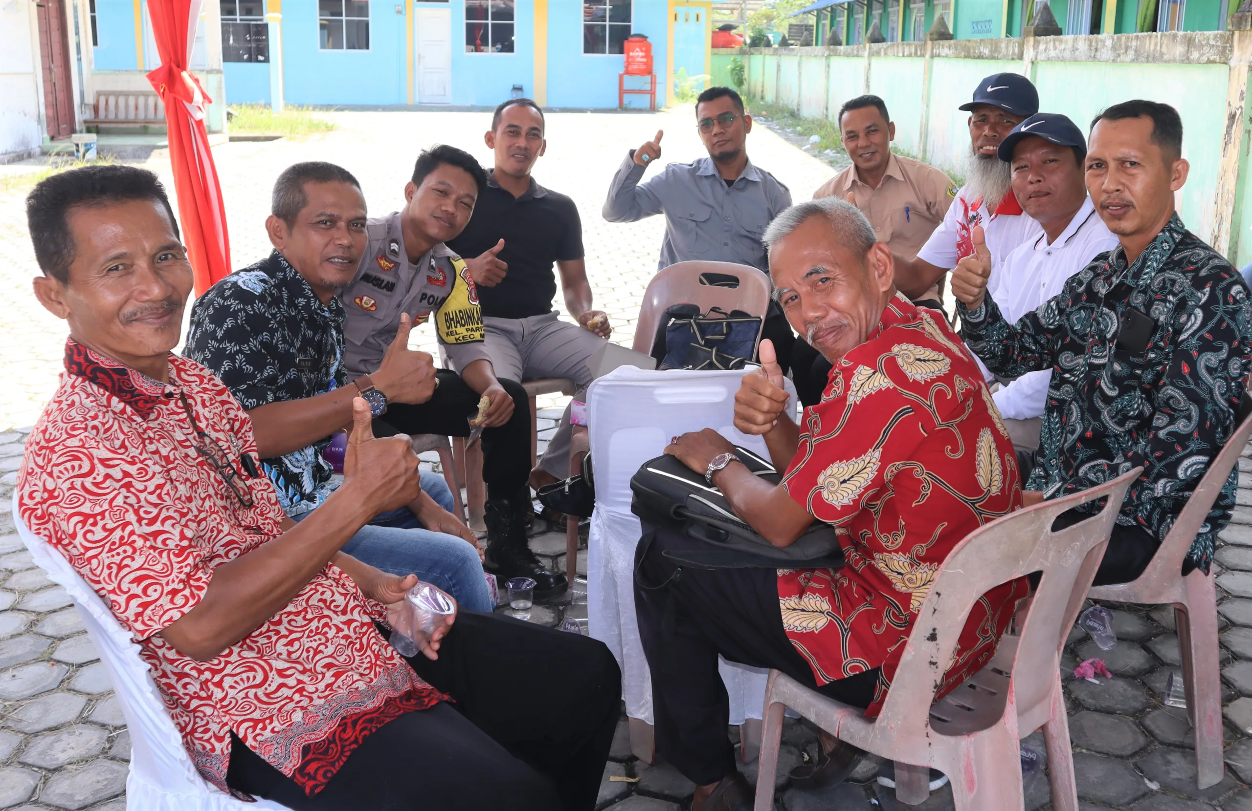 (Panitia pelaksana kegiatan Sosialisasi Hidup Sehat Kelurahan Parit Benut, Kecamatan Meral, Kabupaten Karimun)