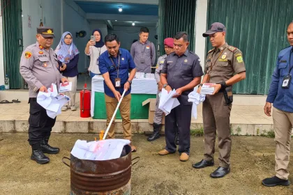 Kpu Lingga Musnahkan Surat Suara Min