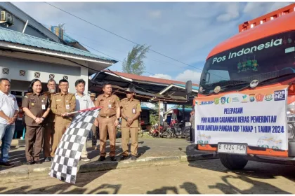 Pemko Tanjungpinang Salurkan Bantuan Beras