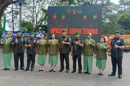 Foto Bersama Danrem 033 Wira Pratama, Brigjen Tni, Jimmy Watuseke Didampingi Dandim 0316 Batam Baru, Inf Rooy Chandra Sihombing Menggantikan Letkol Inf Galih Bramantyontyo Min