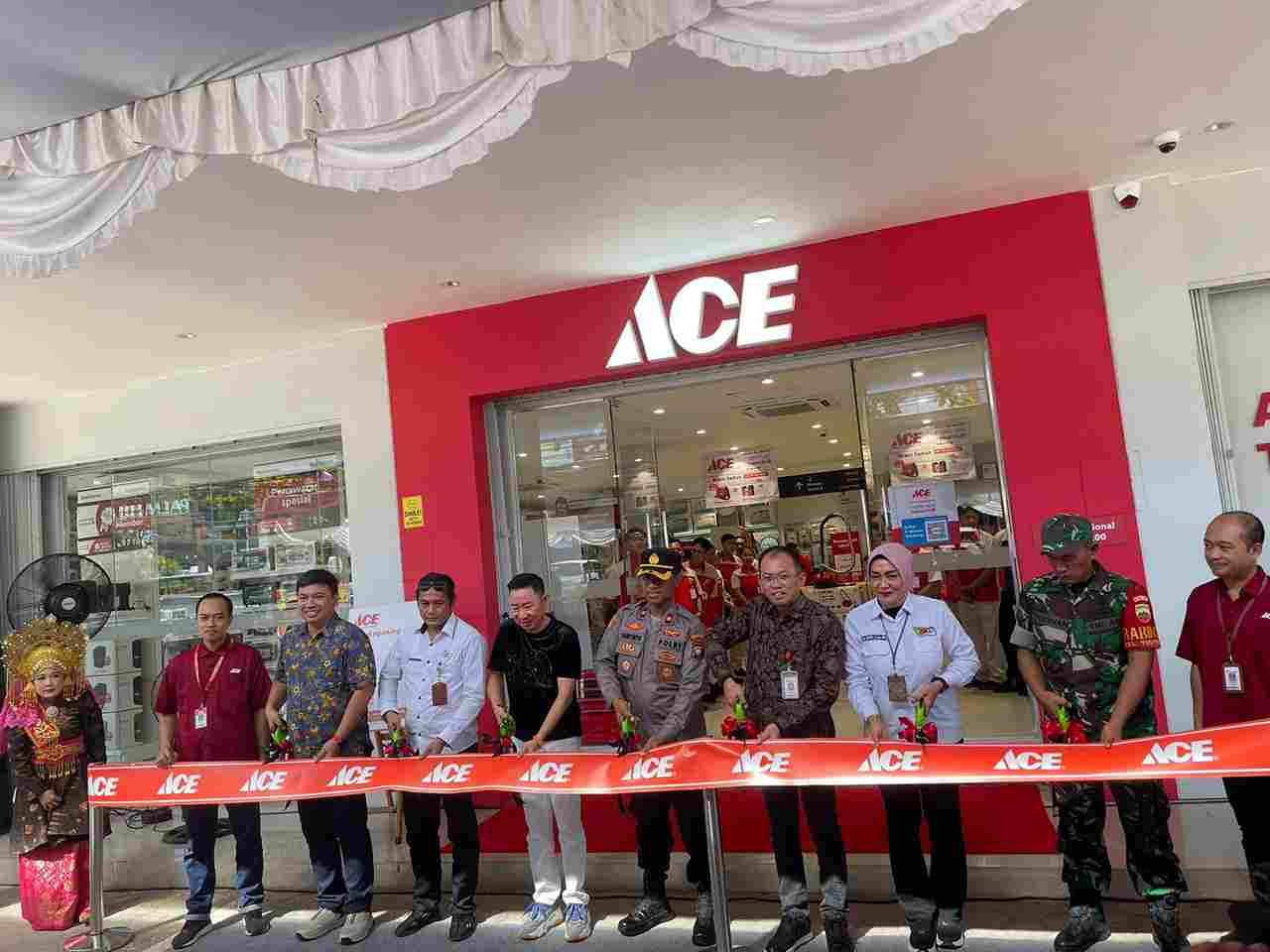 Peresmian Ace Hardware 11zon