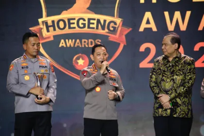 Kapolri Terpaksa Ambil Tisu Terharu Gelaran Hoegeng Awards 2024 17