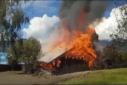 Kkb Membrutal Kini Bakar Sekolah Di Pegunungan Bintang 55