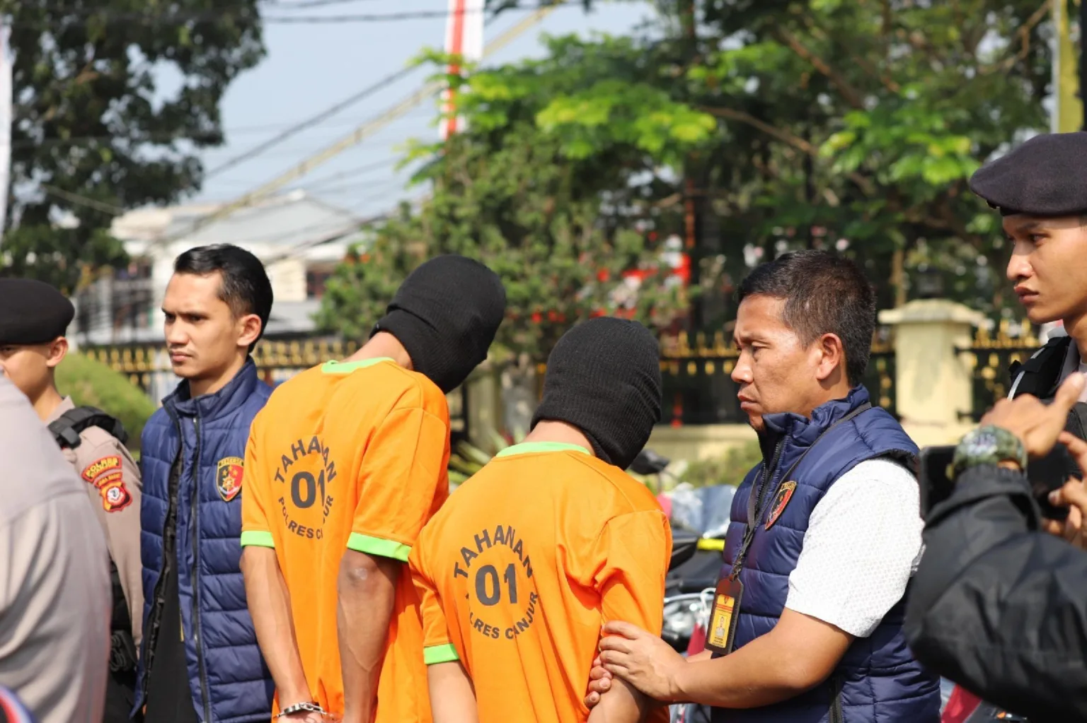 Polisi Bekuk Dua Pelaku Penggelapan Kendaraan Jaringan Internasional Di Cianjur 46