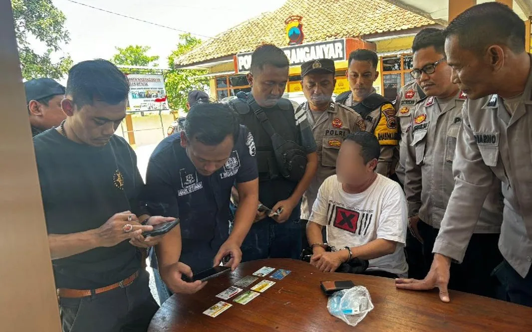 Kesal Mobil Dipepet Koboi Jalanan Demak Tembak Ban Mobil Pengendara 44