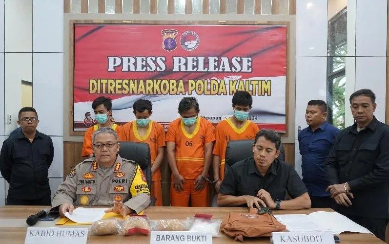 Peredaran 2 Kg Sabu Di Balikpapan Berhasil Digagalkan 13 (2)