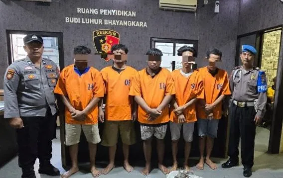 Polisi Berhasil Amankan Komplotan Pencuri Kabel Milik Pt Telkom Di Asemrowo 18