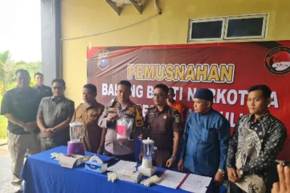 Waka Polres Rohul Pimpin Pemusnahan Barang Bukti Narkotika Jenis Sabu Berat 65595 Gram 51