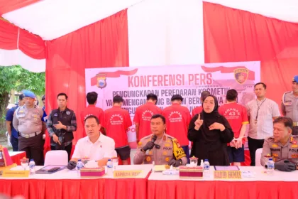 Kapolda Sulsel Gelar Press Release Pengungkapan Peredaran Kosmetik Yang Mengandung Bahan Berbahaya 45