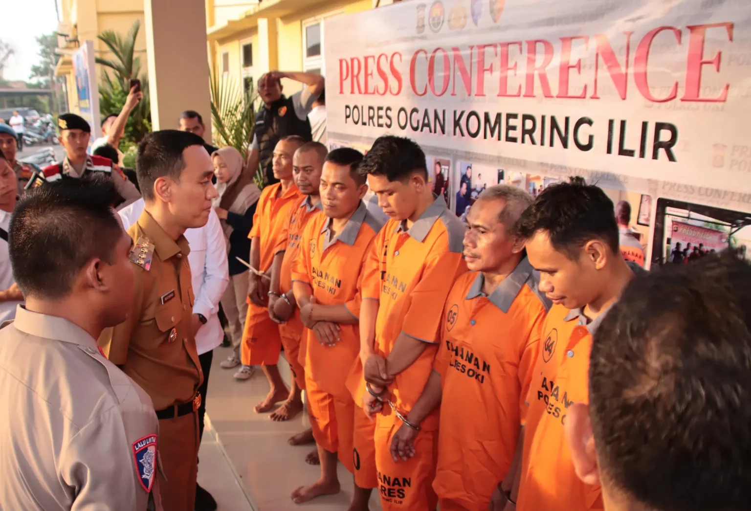 Bupati oki apresiasi pengungkapan kasus pembunuhan di tiga kecamatan 49