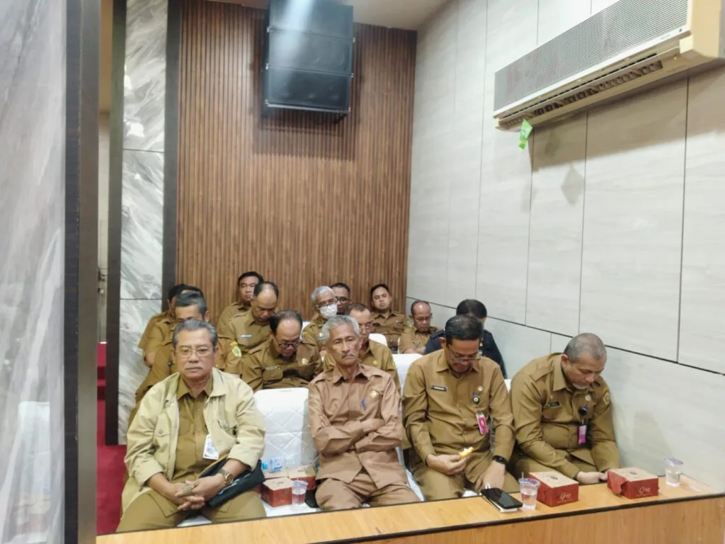 Rapat paripurna pembahasan Rencana Pembangunan Jangka Menengah Daerah 2025-2029 juga dihadiri jajaran Organisasi Perangkat Daerah (OPD) Karimun | Foto: Kutipan/Humas DPRD