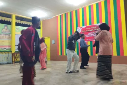 Putih tulisan tangan minimalis youtube thumbnail cover lagu (2)