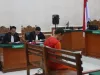 Jaksa Penuntut Umum Kejaksaan Negeri Karimun saat membacakan tuntutan hukuman mati terhadap terdakwa Doni alias Rajab dalam sidang perkara pembunuhan berencana anak di bawah umur di PN Tanjungbalai Karimun, Senin (22/12/2025) | Foto: Ami